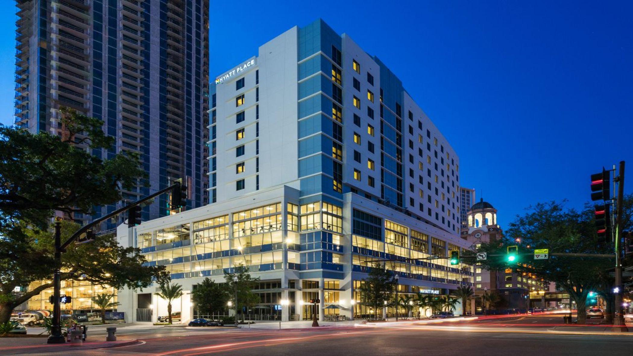 Hyatt Place St. Petersburg/Downtown Екстер'єр фото