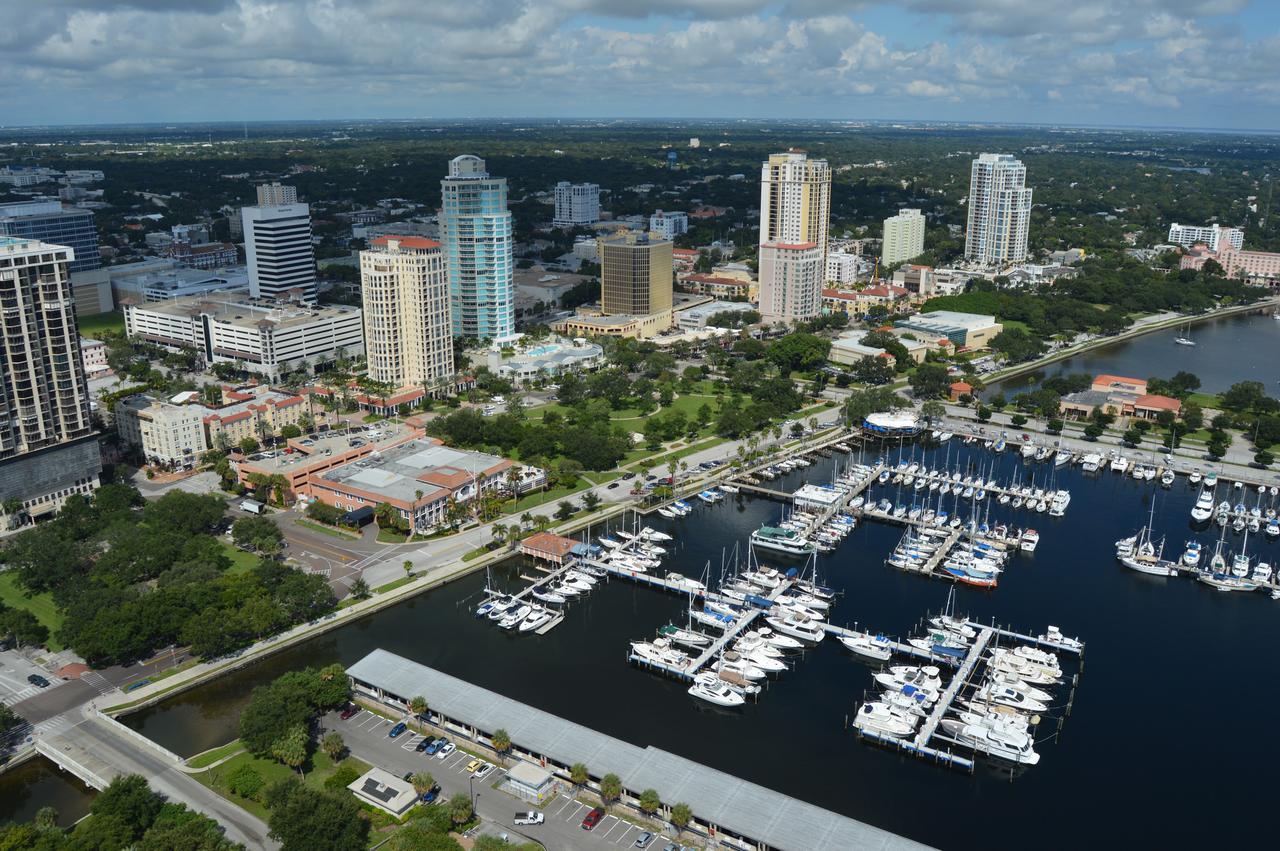 Hyatt Place St. Petersburg/Downtown Екстер'єр фото